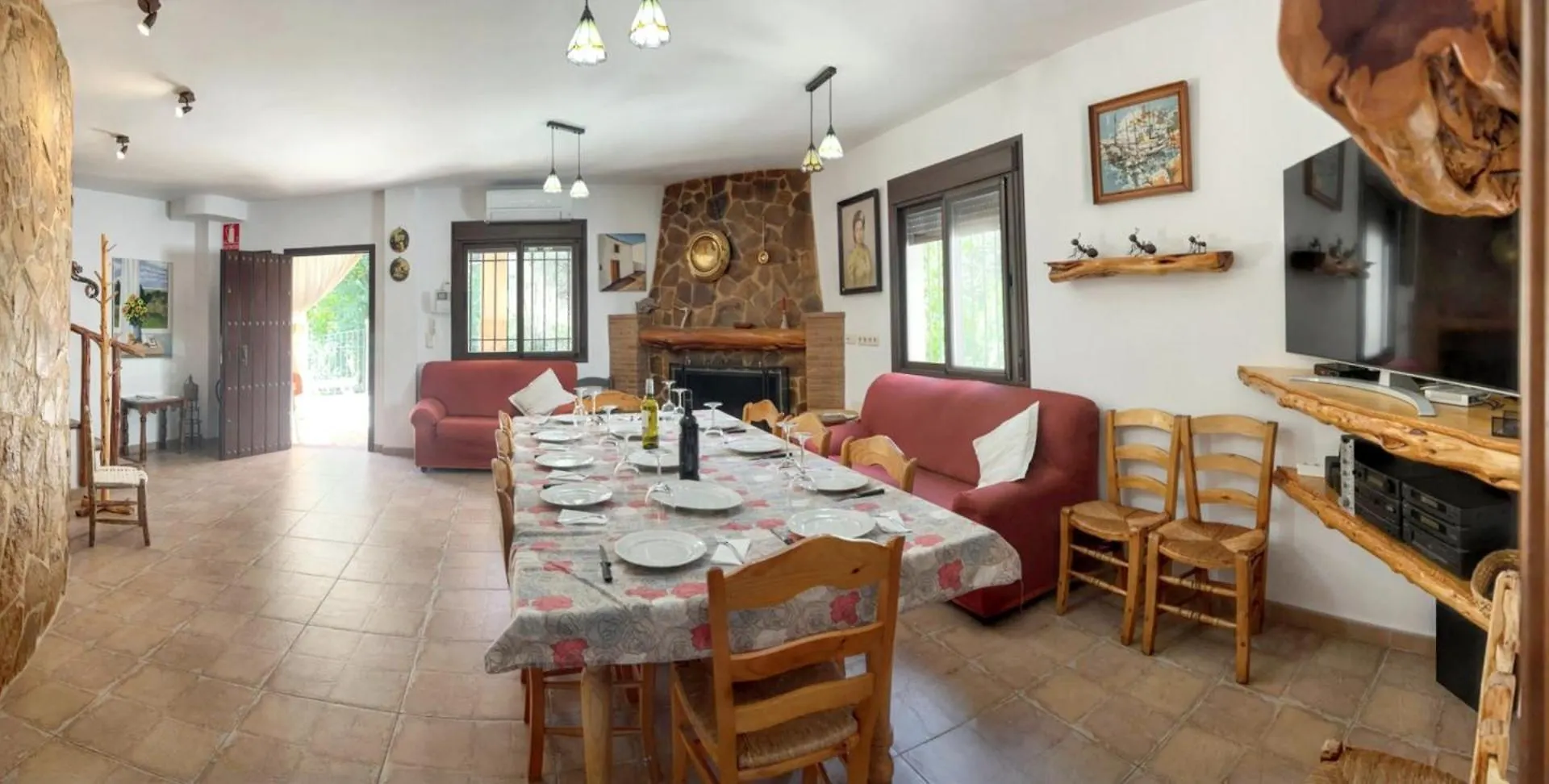 Villa Spacious House Zambra + Pool